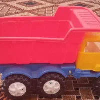 ماشین کامیون به قیمت  370تومن به فروش میرسد