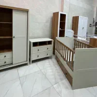 تخت و کمد نوزاد و نوجوان با رنگ بندی متنوع،سیسمونی