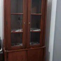 یک عددکمدویترین داربه فروش میرسد