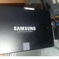 هارد ۲۵۰ گیگ سامسونگ SSD و رم ۸ گیگ کینگستون