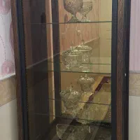 ویترین  با چوب راش و سنگین شیشه و آینه ها سالم