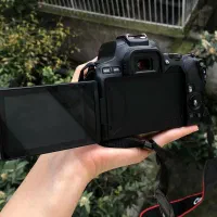 دوربین Canon 250D