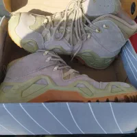 نیم بوت لوا ، اصلی اسلواکی|کیف، کفش، کمربند|جاسک, |دیوار