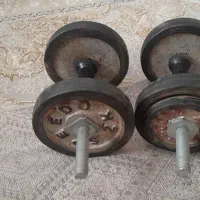 یک جفت دمبل.هر کدوم ۴ کیلو