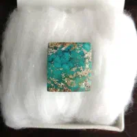 نگین فیروزه نیشابوری طبیعی رگه طلایی انگشتری آویزی