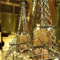 مجسمه برج ایفل فلزی