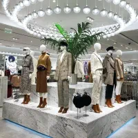 استخدام خانم فروشنده حرفه ای برای فروشگاه پوشاک|استخدام بازاریابی و فروش|فولادشهر, C5|دیوار