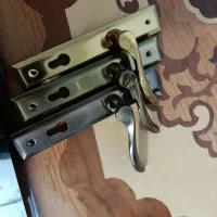 دستگیره و یراق آلات آذین