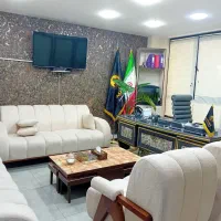 مشاور املاک خانم و آقا ، با مزایای فوق‌العاده