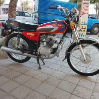 موتور سیکلت هوندا نامی