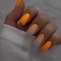 استخدام ناخن کار حرفه ای