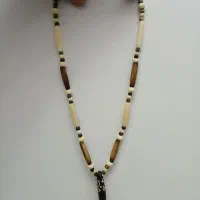 گردن آویز یا گردنبند ع.ا.ج آفریقایی .