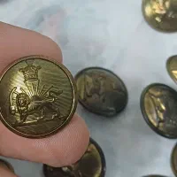 دکمه پالتو قدیمی