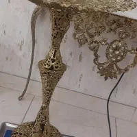 میوه خوری کنار سالنی