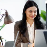 دستیار اجرایی و هماهنگ کننده شعب(خانم)