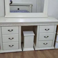 میز آرایش کاملا سالم و استفاده نشده