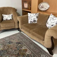 مبل هفت نفره همراه با میز جلو مبلی و میز ناهارخوری