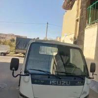 ایسوزو ۵۲۰۰موتوری دف گیربکس به شرط سالم