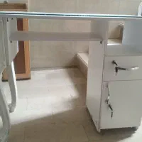 میز کار و استند لاک ناخن