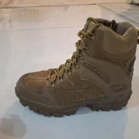 کفش ساق دار|کیف، کفش، کمربند|ساری, |دیوار