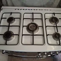 گاز 5شعله طرح فر. سالم. کار کرده