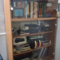 کتابخانه و ویترین