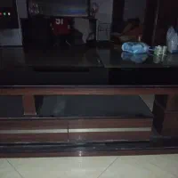 میز تلویزیون شیشیی