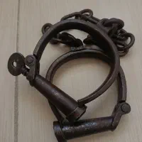 پابنده قدیمی کلکسیونی و آنتیک|کلکسیون اشیاء عتیقه|هشتگرد, شهرک پارسیان|دیوار