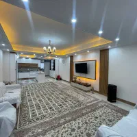 اپارتمان-93-متری-رو-به-نما-حیاط-دار-لوکس
