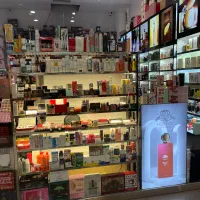 فروشنده لوازم ارایشی بهداشتی و عطر و ادکلن
