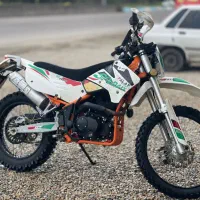 فلات ۲۵۰ طرح کی تی ام|موتورسیکلت|چوبر, |دیوار