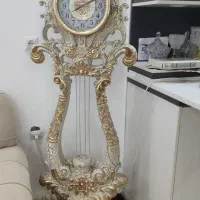 ساعت ایستاده سفید طلایی