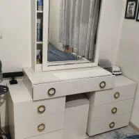تخت و میز آرایش