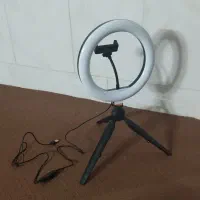 رینگ لایت با سه‌پایه ۳ نور مختلف قابلیت تنظیم نور