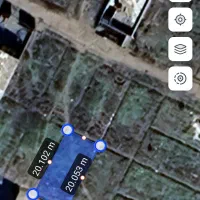 یک قطعه زمین مسکونی