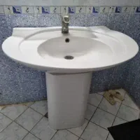 دستشور همراه با آینه و شیر برای دسشویی
