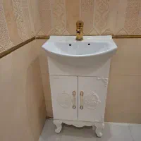 روشویی کابینتی با شیر طلایی