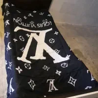 تخت نوجوان و‌جوان