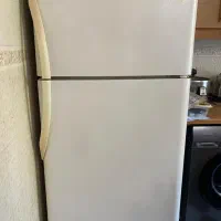 یخچال امریکایی و مبل