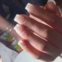 کاشت و آموزش ناخن و همکاری با سالن دارا