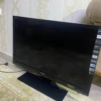 تلوزیون و میز