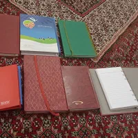 تعدادی دفتر نو و تمیز
