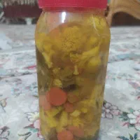 ترشی مخلوط خانگی با سرکه ارگانیک