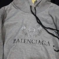 هودی|لباس|قم, بنیاد|دیوار