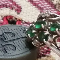 انگشتر زمرد زنانه و نگین یشم