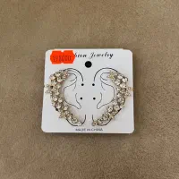 گوشواره تزئینی