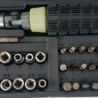 تعدادی آچار و پیچ گوشتی و جعبه بوکس خانگی کوچک|ابزارآلات|ایلام, |دیوار