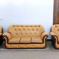 مبل راحتی چرم ۷نفره ب همراه میز و۴عسلی