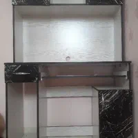 میز تحریر و کامپیوتر