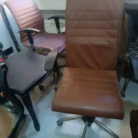 دو عدد صندلی اداری در حد نو